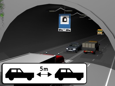 Tabliczka wskazująca minimalny odstęp od poprzedzającego pojazdu