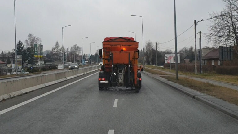 Dr Prawko odpowiada: Czy kierujący tym pojazdem, nie należącym do zarzą…