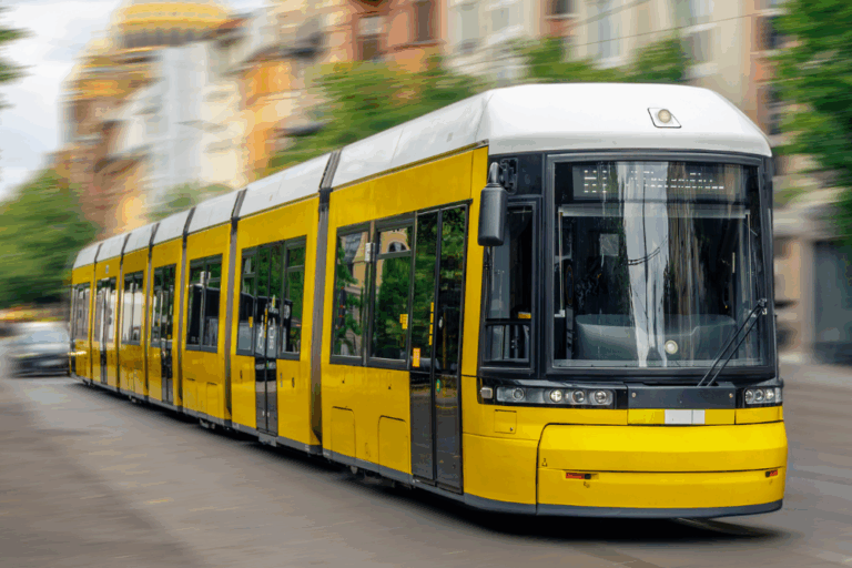 Tramwaje i autobusy – zasady pierwszeństwa