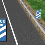 Znak „tablica wskaźnikowa na autostradzie umieszczana w odległości 200 m przed pasem wyłączania”